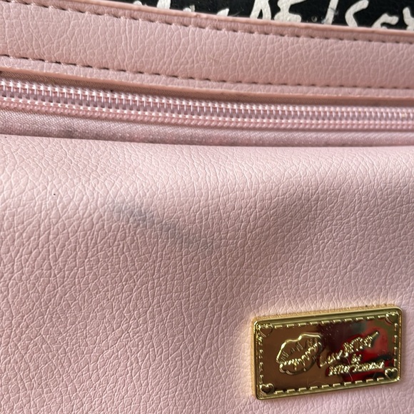 Betsy Johnson Luv   2 in 1 Backpack Purse  Black / Pink  Size Medium - Picture 15 of 16